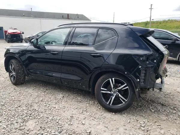 YV4L12UC5S2499988 2025 VOLVO XC40 - Image 2
