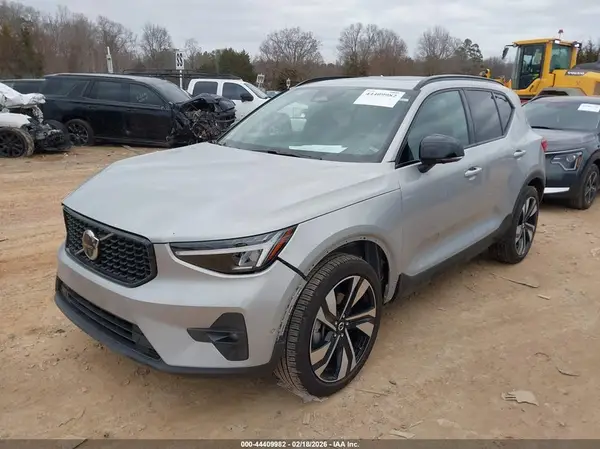 YV4L12UC5S2508902 2025 VOLVO XC40 - Image 2