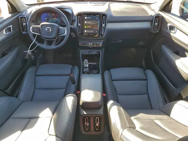 YV4L12UC5S2518989 2025 VOLVO XC40 - Image 8