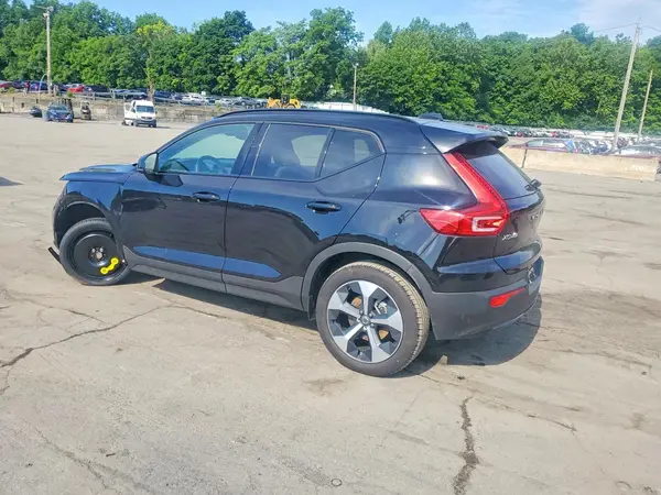 YV4L12UC5S2528714 2025 VOLVO XC40 - Image 2