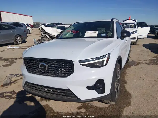 YV4L12UC5S2537901 2025 VOLVO XC40 - Image 2