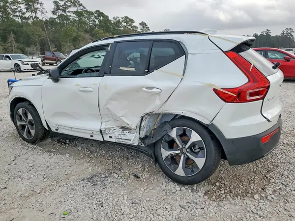 YV4L12UC5S2609227 2025 VOLVO XC40 - Image 2