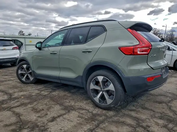 YV4L12UC6S2453280 2025 VOLVO XC40 - Image 2