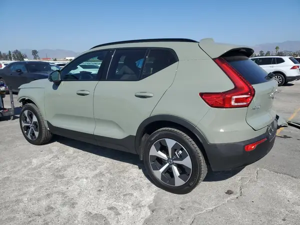 YV4L12UC6S2524820 2025 VOLVO XC40 - Image 2