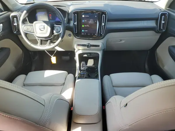YV4L12UC6S2524820 2025 VOLVO XC40 - Image 8