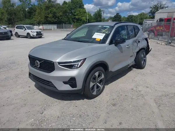 YV4L12UC6S2580286 2025 VOLVO XC40 - Image 2