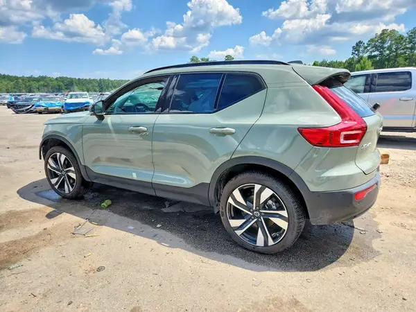 YV4L12UC6S2605977 2025 VOLVO XC40 - Image 2