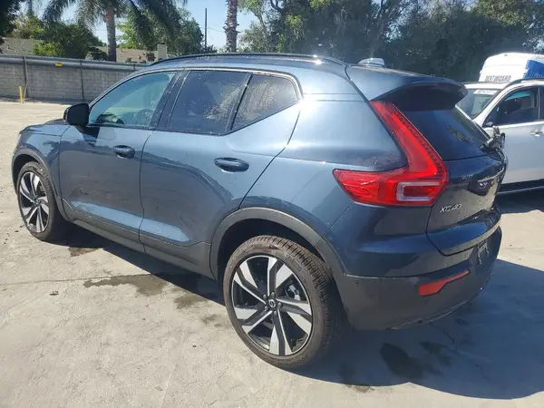 YV4L12UC6T2788573 2026 VOLVO XC40 - Image 2