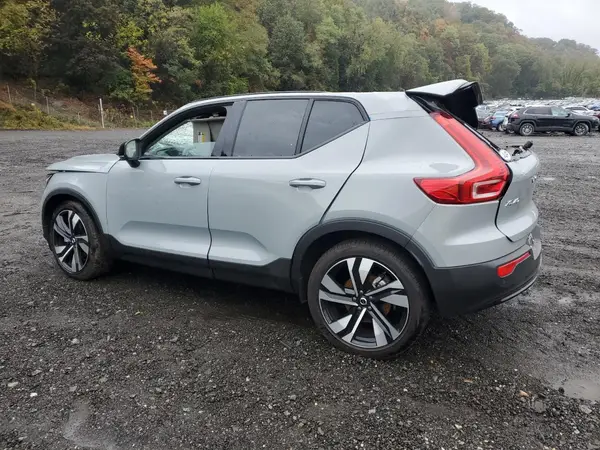YV4L12UC7S2460903 2025 VOLVO XC40 - Image 2