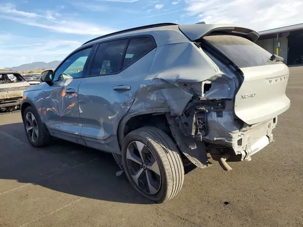 YV4L12UC7S2468886 2025 VOLVO XC40 - Image 2