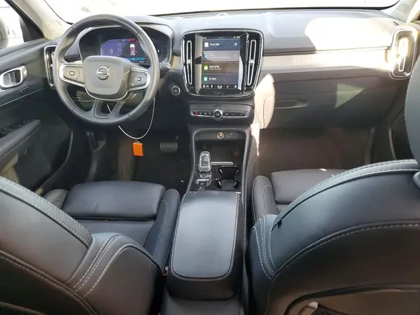 YV4L12UC7S2468886 2025 VOLVO XC40 - Image 8