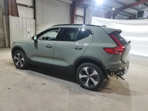 YV4L12UC7S2471819 2025 VOLVO XC40 - Image 2