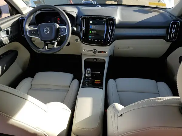 YV4L12UC7S2491410 2025 VOLVO XC40 - Image 8