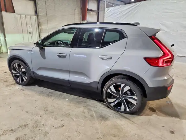 YV4L12UC7S2506634 2025 VOLVO XC40 - Image 2
