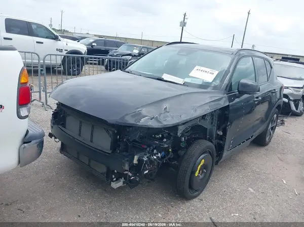 YV4L12UC7S2533705 2025 VOLVO XC40 - Image 2