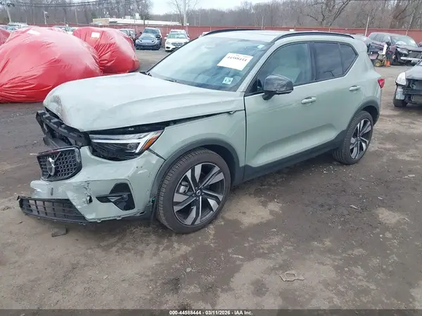 YV4L12UC7S2605017 2025 VOLVO XC40 - Image 2