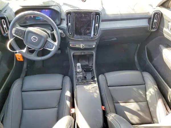YV4L12UC7T2737647 2026 VOLVO XC40 - Image 8