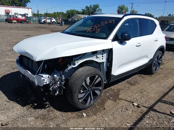 YV4L12UC8S2452180 2025 VOLVO XC40 - Image 2