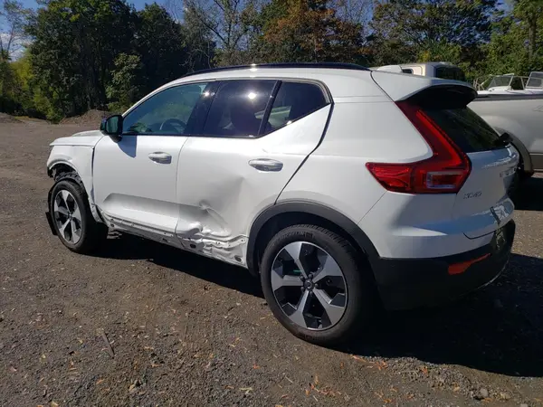YV4L12UC8S2459792 2025 VOLVO XC40 - Image 2