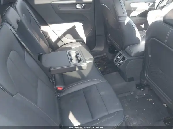 YV4L12UC8S2483428 2025 VOLVO XC40 - Image 8