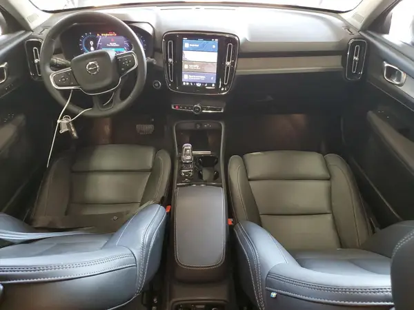 YV4L12UC8S2503855 2025 VOLVO XC40 - Image 8