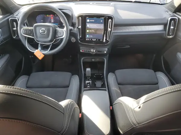 YV4L12UC8S2575915 2025 VOLVO XC40 - Image 8