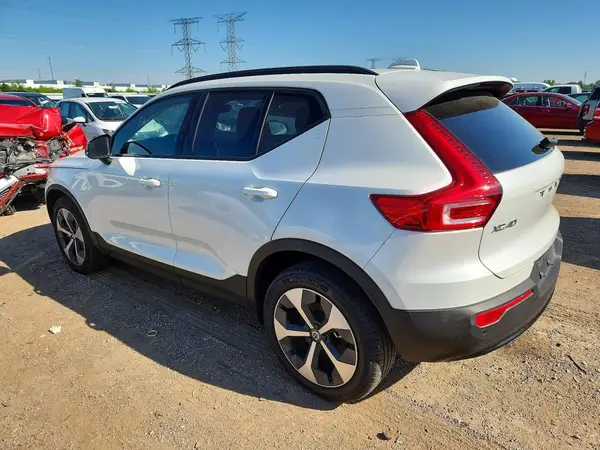 YV4L12UC8S2597736 2025 VOLVO XC40 - Image 2