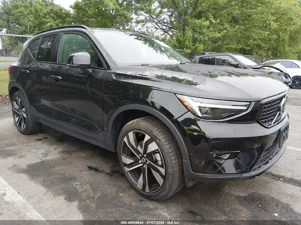 YV4L12UC8S2609044 2025 VOLVO XC40 - Image 1