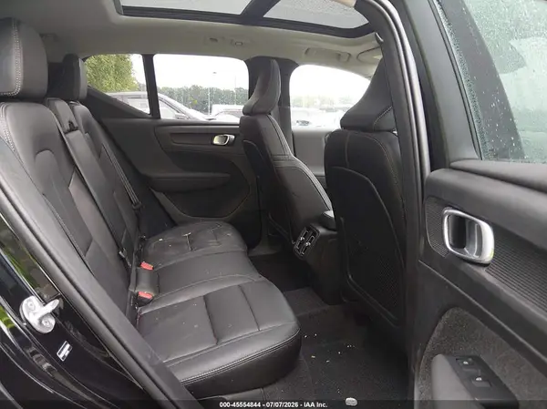 YV4L12UC8S2609044 2025 VOLVO XC40 - Image 8