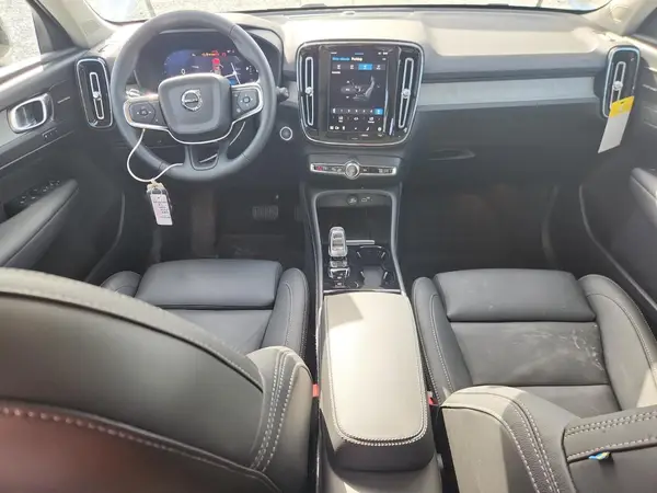 YV4L12UC9S2456433 2025 VOLVO XC40 - Image 8