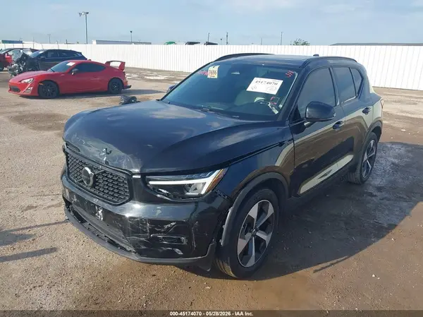 YV4L12UC9S2457422 2025 VOLVO XC40 - Image 2