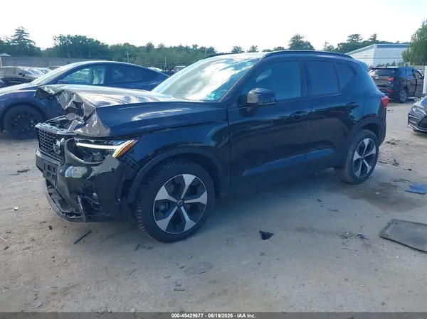 YV4L12UC9S2476603 2025 VOLVO XC40 - Image 2