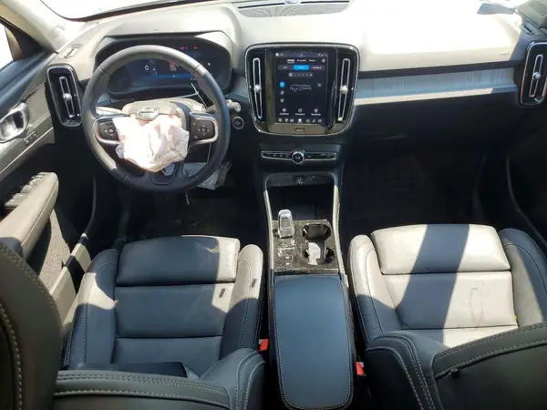YV4L12UC9T2710921 2026 VOLVO XC40 - Image 8