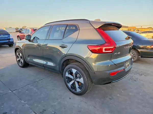 YV4L12UC9T2720803 2026 VOLVO XC40 - Image 2