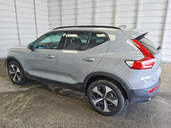 YV4L12UC9T2746687 2026 VOLVO XC40 - Image 2