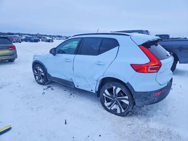 YV4L12UCXS2465867 2025 VOLVO XC40 - Image 2