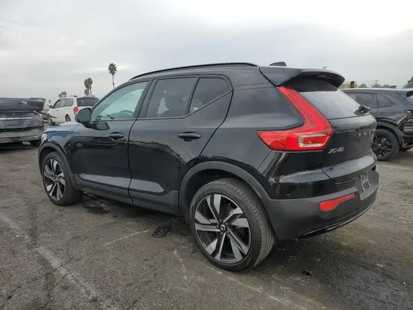 YV4L12UCXS2510080 2025 VOLVO XC40 - Image 2