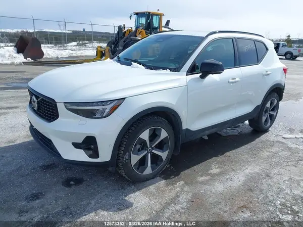 YV4L12UCXS2516042 2025 VOLVO XC40 - Image 2