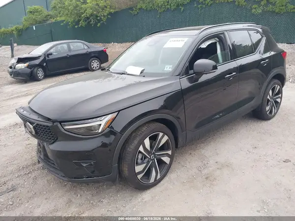 YV4L12UCXS2517336 2025 VOLVO XC40 - Image 2