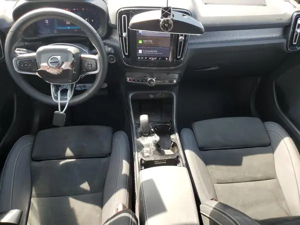 YV4L12UCXS2575995 2025 VOLVO XC40 - Image 8