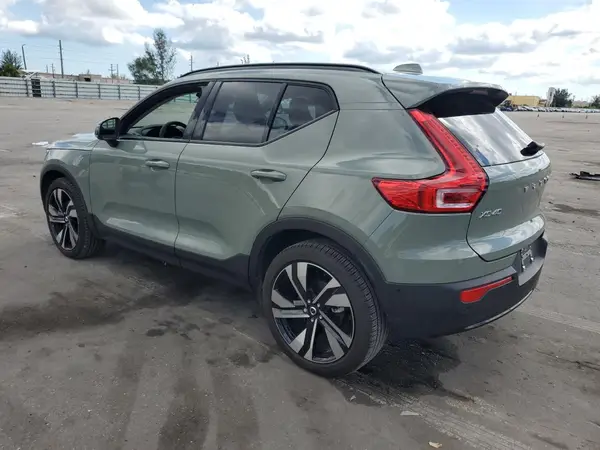 YV4L12UCXS2606078 2025 VOLVO XC40 - Image 2