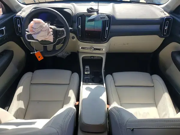 YV4L12UCXT2737741 2026 VOLVO XC40 - Image 8