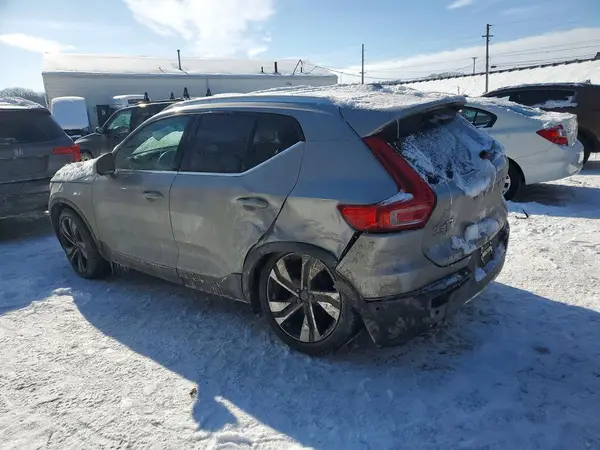 YV4L12UE0R2249313 2024 VOLVO XC40 - Image 2