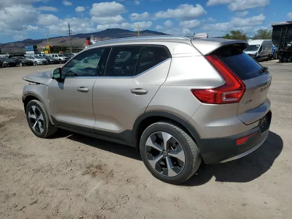 YV4L12UE0R2323944 2024 VOLVO XC40 - Image 2