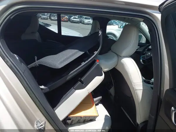 YV4L12UE1P2049974 2023 VOLVO XC40 - Image 8