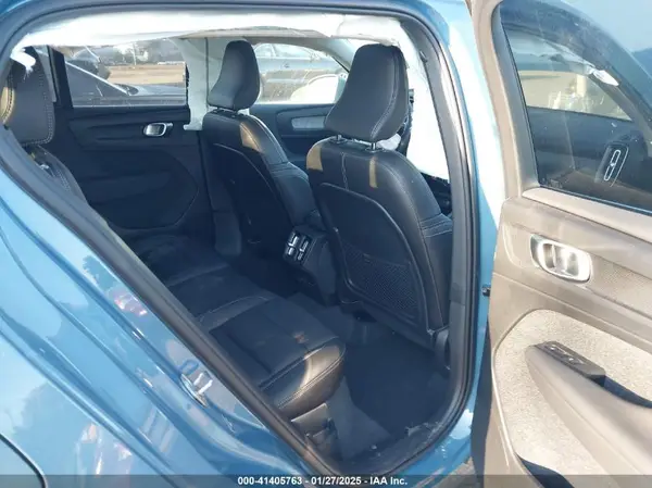 YV4L12UE1R2216840 2024 VOLVO XC40 - Image 8