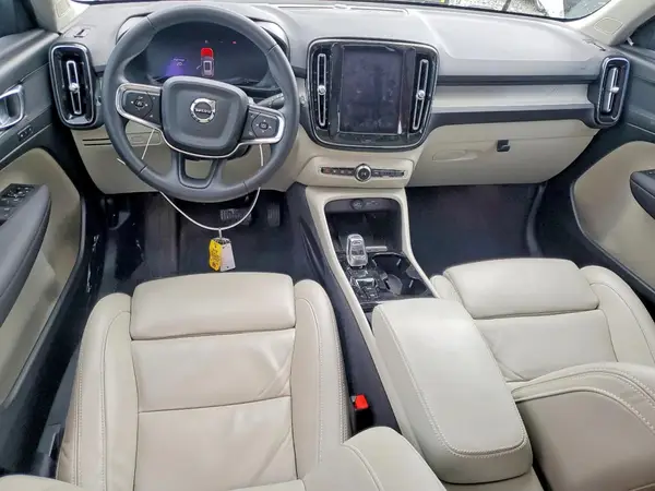 YV4L12UE1R2229314 2024 VOLVO XC40 - Image 8