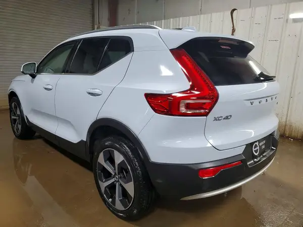 YV4L12UE1R2295782 2024 VOLVO XC40 - Image 2