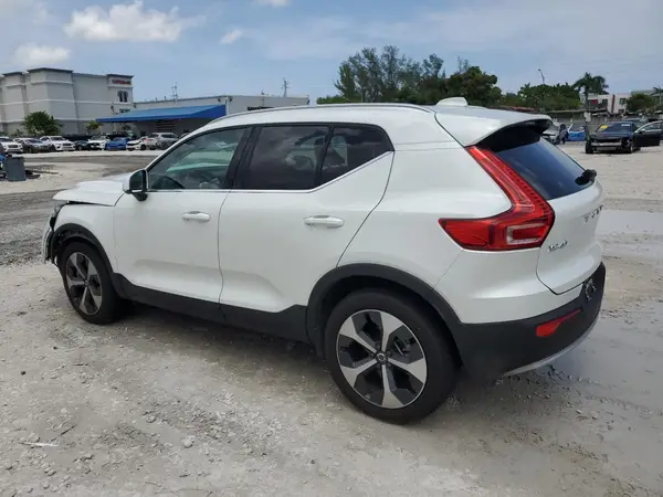 YV4L12UE1R2372943 2024 VOLVO XC40 - Image 2