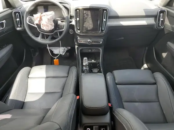 YV4L12UE1R2372943 2024 VOLVO XC40 - Image 8